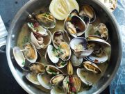 Za's Lakefront, SNOWFEST: Annual Clam Bake